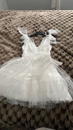 White Dress Size 1/2 - almost new