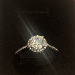 1ct Diamond Engagement Ring w/ Heart Design