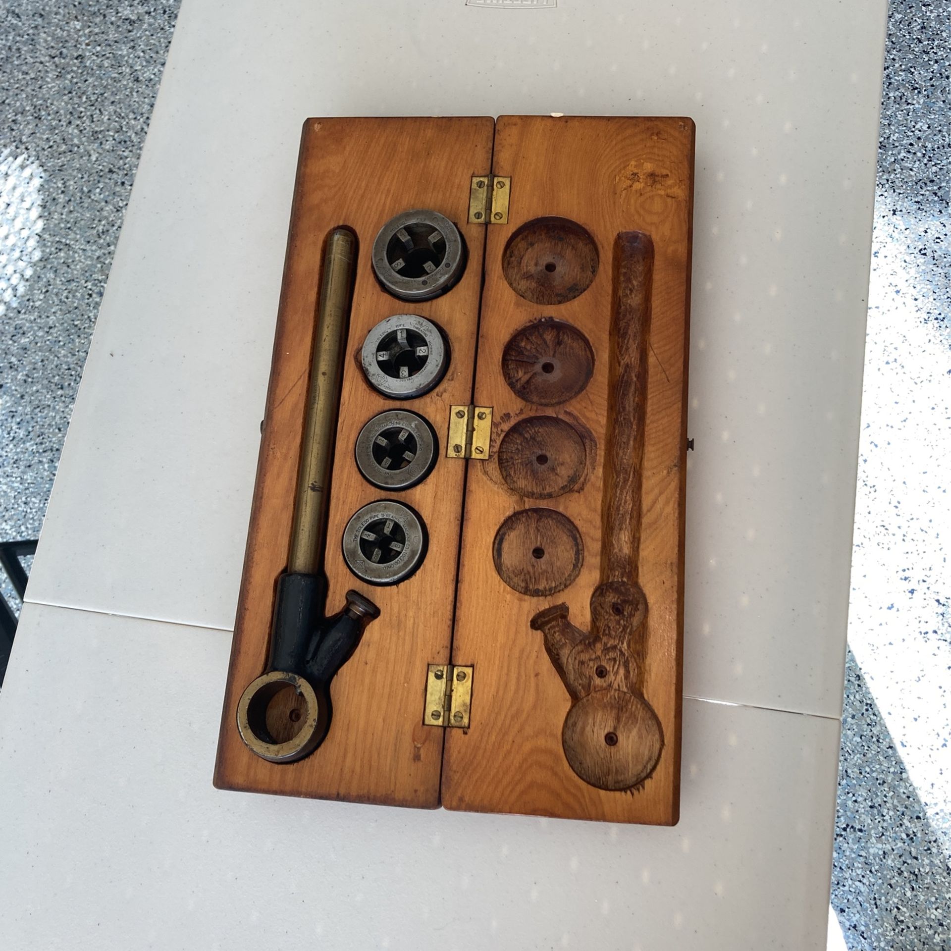 Toledo Pipe Threading Set - Antique Circa 1935