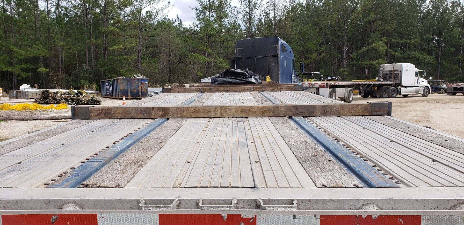 Pipe Stake DUNNAGE HOLDER w/ Safety Pin Hole for Hotshot/Flatbed