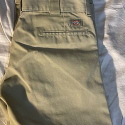 Dickies Work Pants Perfect Condicion only wored 2 times size slim tight