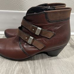 Women’s Taos Brown Leather Ankle Boots Size 37