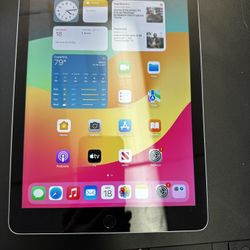 iPad 6th Gen, 32 GB with cellular and wifi 