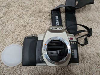 Vintage Pentax MZ-7 35mm film SLR camera