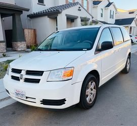 Immaculate Dodge Grand Caravan SE- Runs Excellent!!!