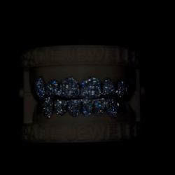 Silver & Moissanite 8 on 8 Grillz – Plain End Caps