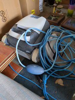 Dolphin Explorer 20 Pool Cleaner