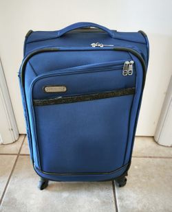 ELLEN TRACY Lightweight Suitcase w/ Single Wheels 21"x14"x9" Blue, Pre-owned 