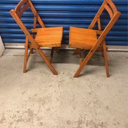 2 Wooden folding chair