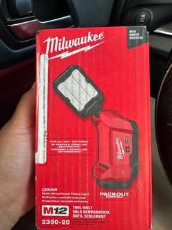Milwaukee M12 ROVER Multi-Directional Flood Light w/ PACKOUT Compatibility (Tool-Only)