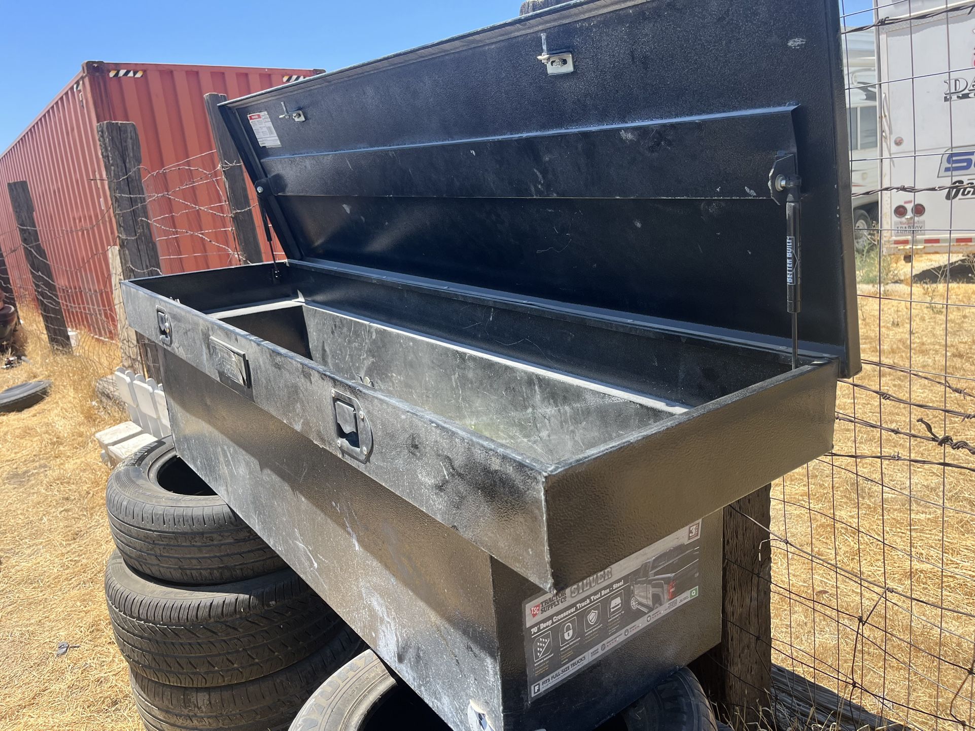 Tool Box 69x24x24
