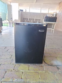 Mini fridge