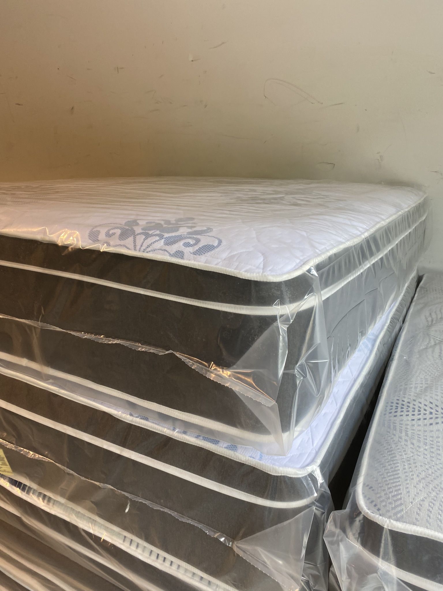 King Pillowtop Set New In Plastic Free Delivery In Atlanta