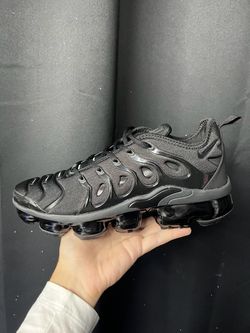 VaporMax Plus Triple Black Nike Air