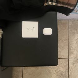 AirPods Pro MagSafe Charging Case 