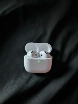 AirPod generation 4