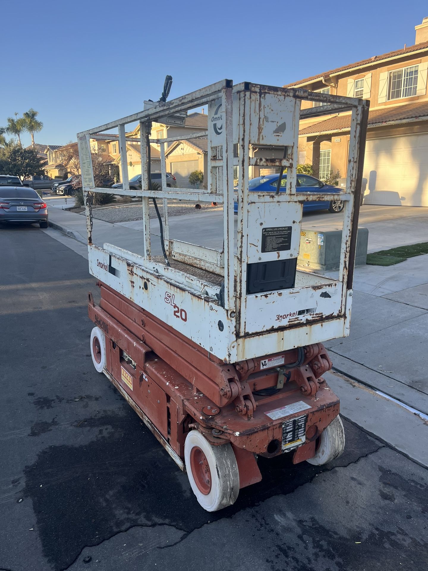 2000 Snorkel SL 20 Electric Scissor Lift