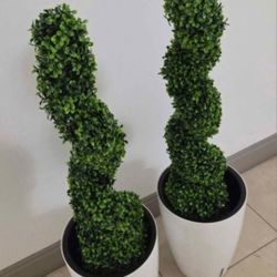 *** REDUCED *** PAIR of 3ft Faux Boxwood Spirals in 16in Planters @ Lasting Creations