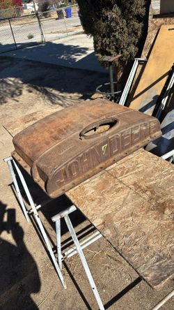 John Deer Front Engine Cover D1947R 