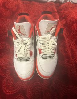 Jordan 4 fire reds