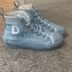 size 8.5 baby blue dior converse