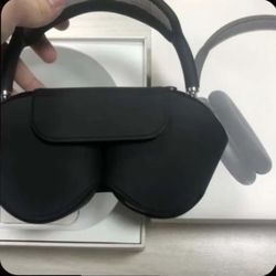 AirPod Max Midnight Color way