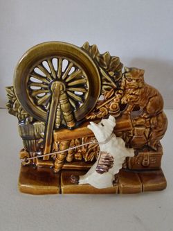 McCoy Spinning Wheel Planter