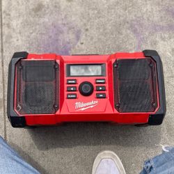 Milwaukee Jobsite Radio 