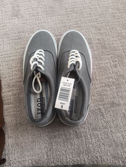 IZOD Memory Foam Sneakers Gray Size 9
