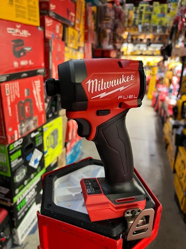 MILWAUKEE M18 FUEL BRUSHLESS VARIABLE SPEED IMPACT DRIVER TOOL ONLY NEW