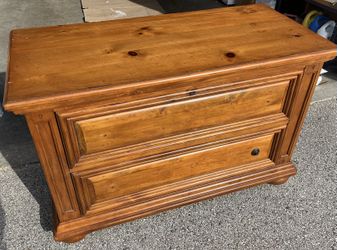 2 drawer wood dresser