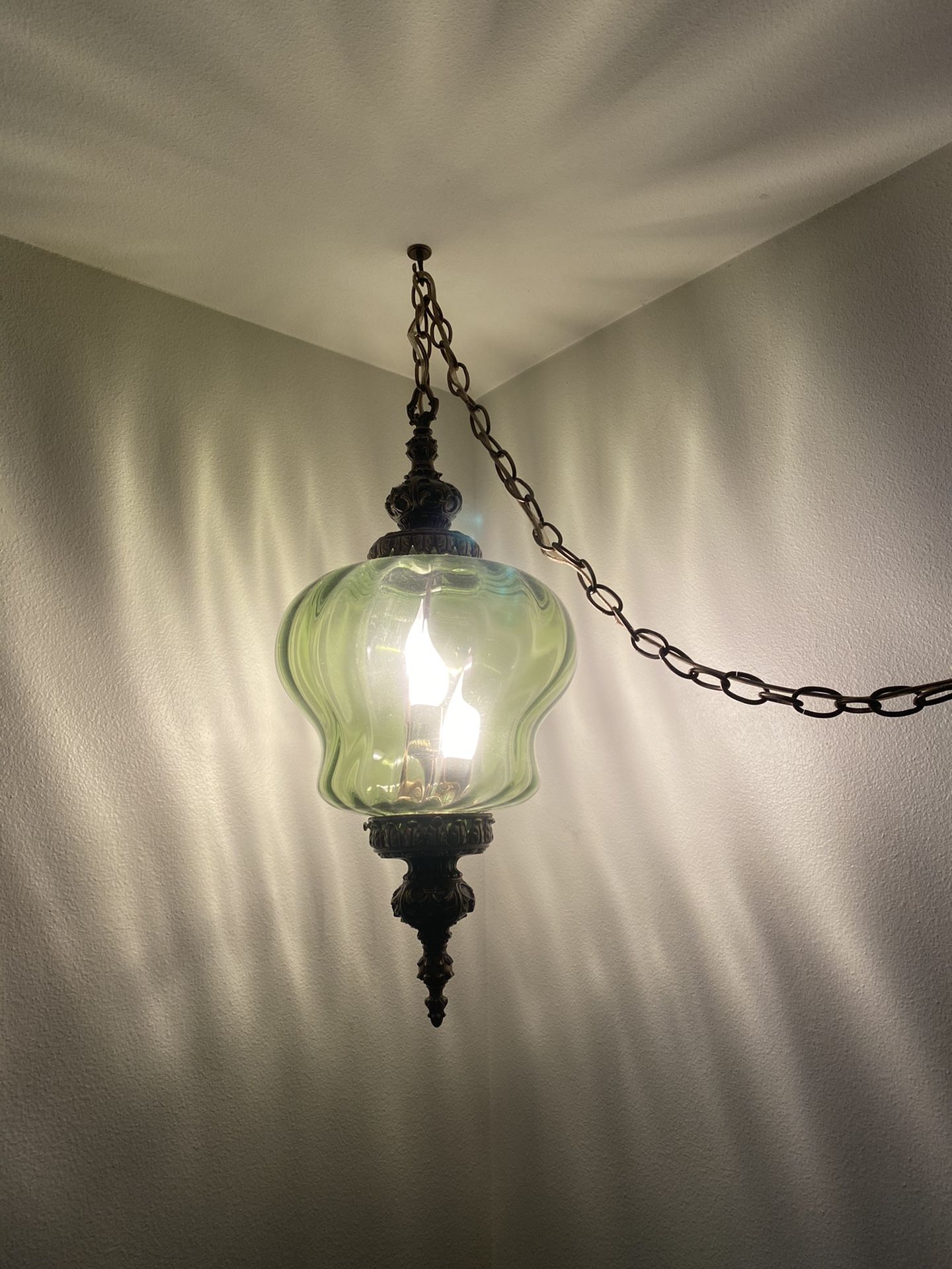 Antique acorn light 1967 perfect condition