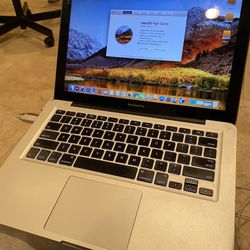 2010/11 MacBook Pro 13 2.4Ghz 4GB 250GB