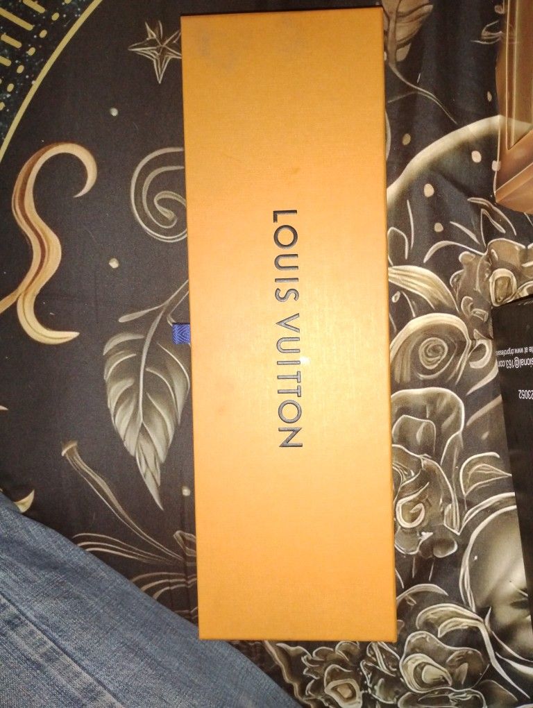 LOUIS VUITTON TIE, SILVER, SMALL MONOGRAM,  100% SILK, M77599. 