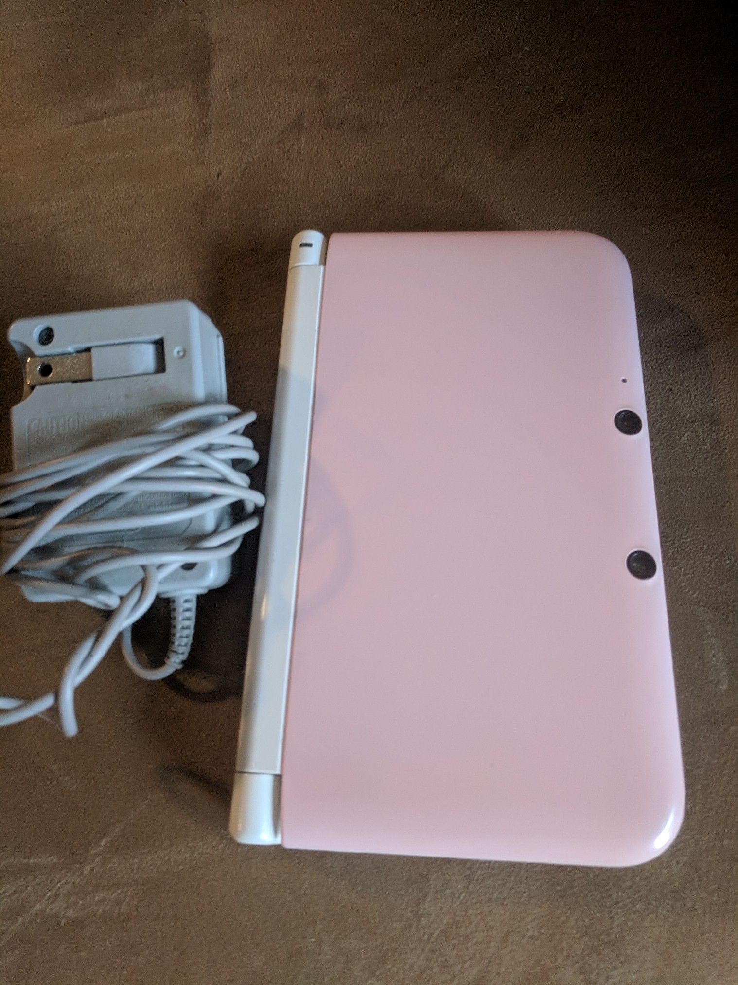 Nintendo 3DS XL Pink/White Limited Edition Works Great! Charger, Stylus, Memory Card, Case