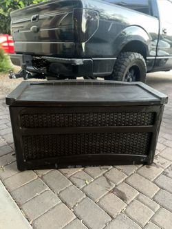 Deck box sun cast