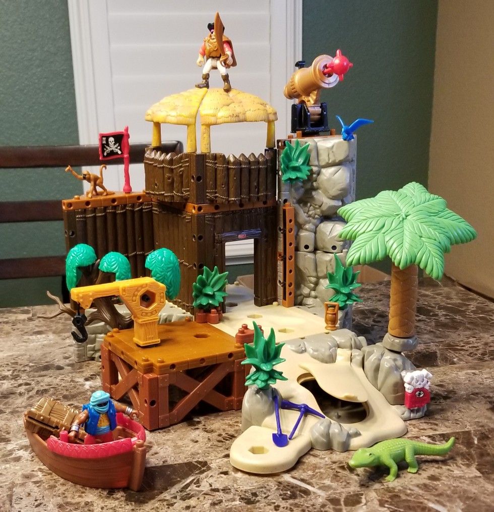 2002 Fisher Price Imaginext Buccaneer Bay (RARE)