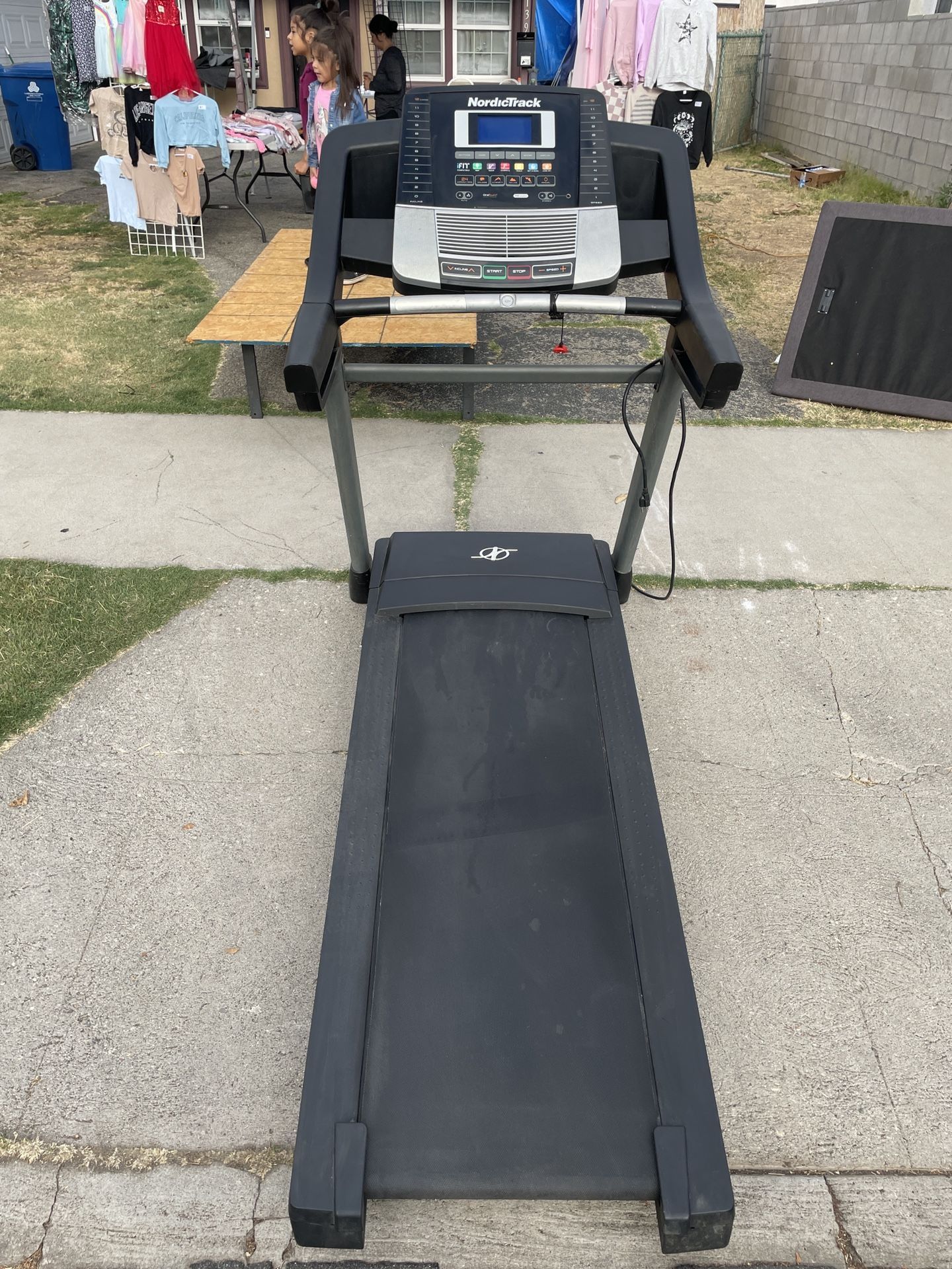 NordicTrack Treadmill - Incline