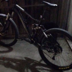 Nice Riding Mountain Bike Everything Works On The Bike Rides Real smooth