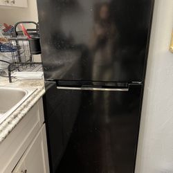 Free 10 Cu ft. Magic Chef fridge 5 Yrs Old