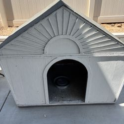 spacious dog house 