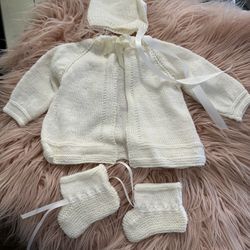 4 Piece New Born Croche Outfit