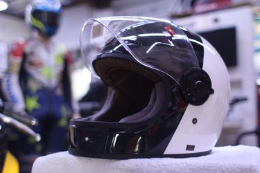 Black and Cream XL TORC Motorcycle Helmet (T1)