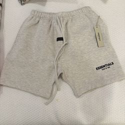 Essentials Shorts 