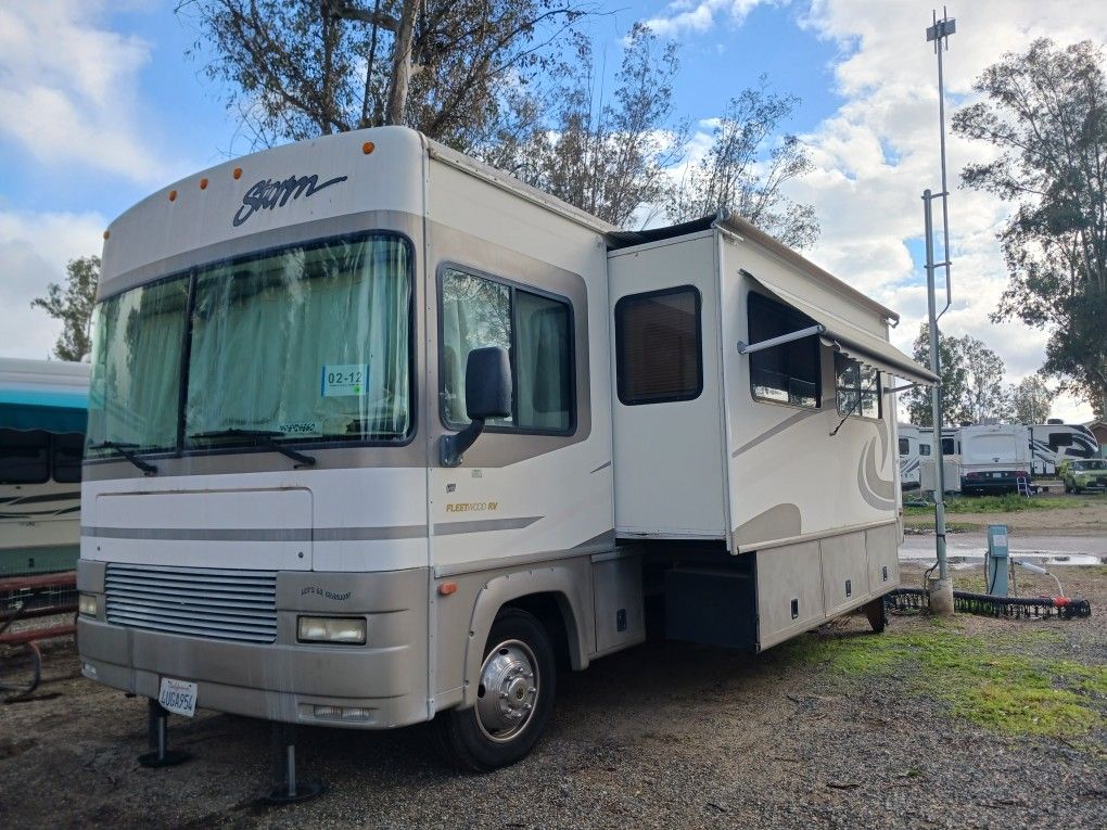 2001 Fleetwood Storm for Sale in Menifee, CA OfferUp