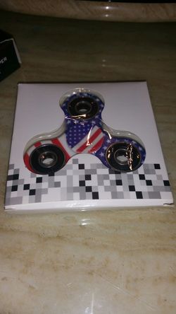 Patriotic metal pinner