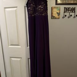 Beautiful purple gown, size 6/or eight