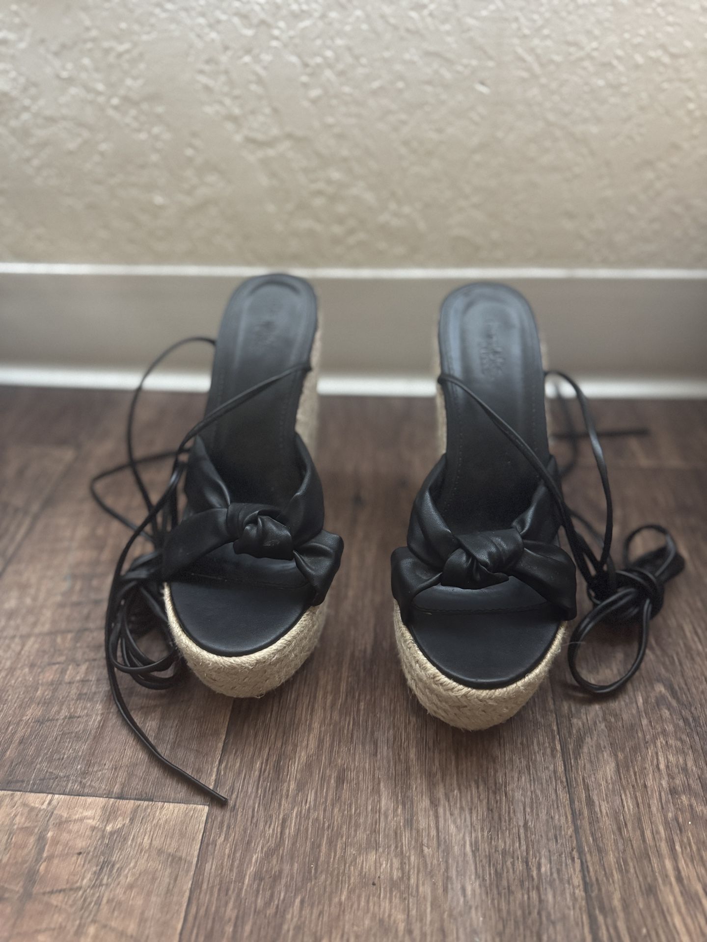 Black Wedges