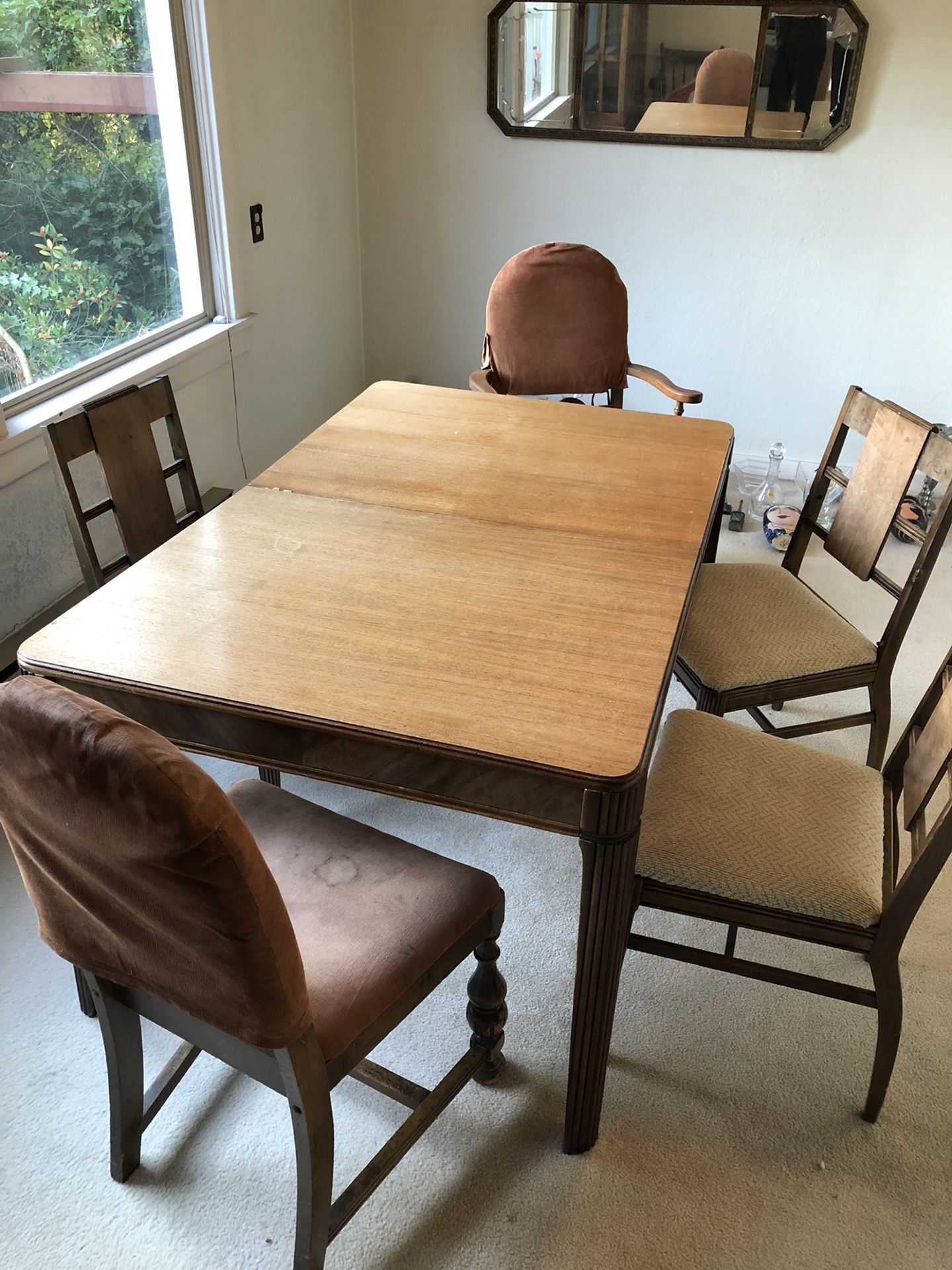 Antique dining room table and chairs. Free...you pick up