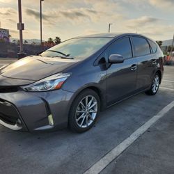 2017 Toyota Prius V